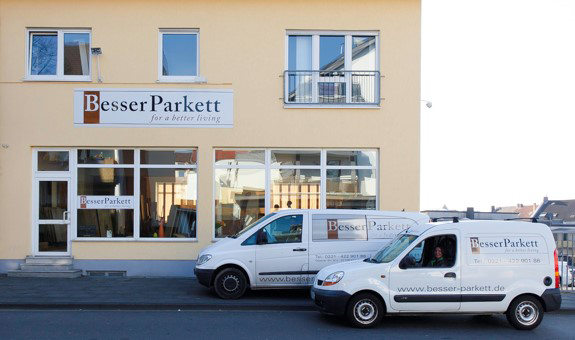 Das Bild zeigt das Geschäftshaus von Besser Parkett in Siegburg