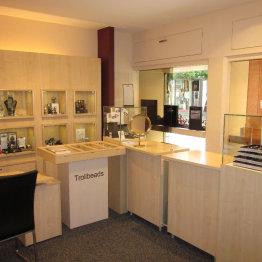 Das Bild zeigt den Verkaufsraum des Juweliers Rothe in Siegburg