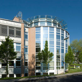 Das Bild zeigt das Geschäftsgebäude der Medisize Deutschland GmbH