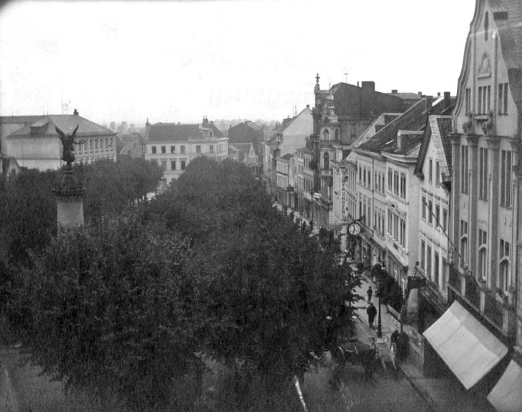 Blick auf den Markt, 1910. Hier hatte die Familie Nachmann ihr Geschäft.